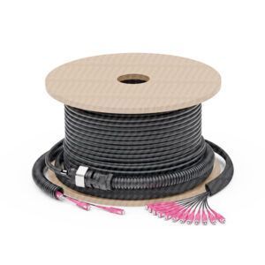 Cable preconectorizado interior/exterior OM3/OM4 de fibra óptica